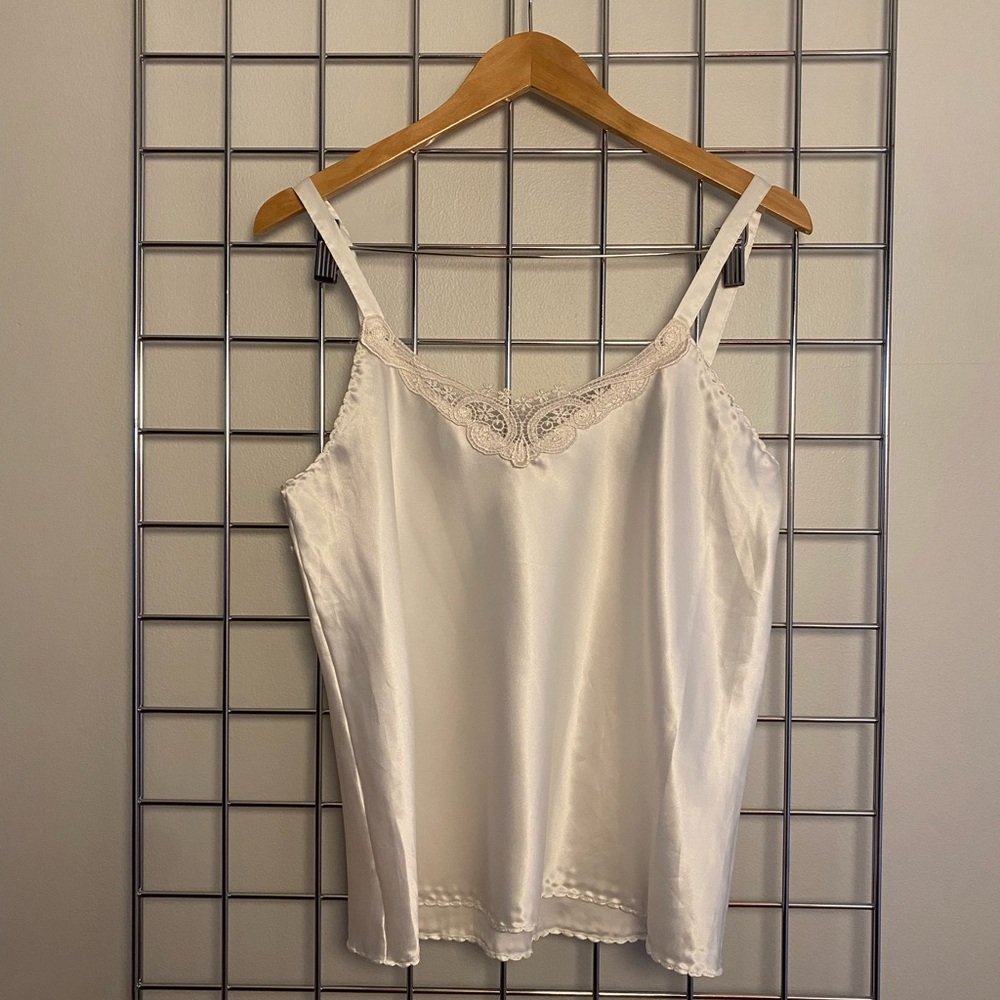 Vintage Chic by HIS scalloped camisole